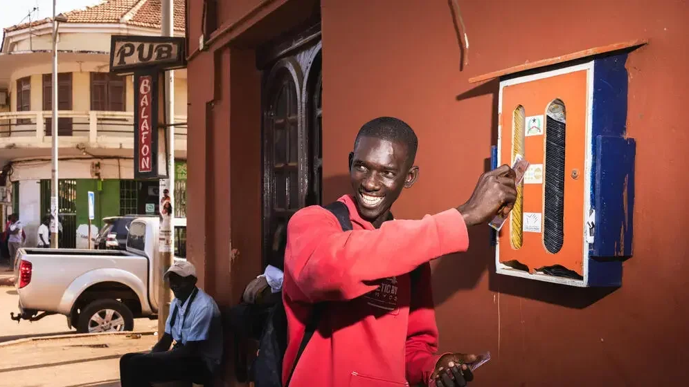 Kondome sind für junge Menschen in Guinea-Bissau im Rahmen einer Initiative erhältlich, die von UNFPA und der Generaldirektion für sexuelle und reproduktive Gesundheit der Regierung unterstützt wird.