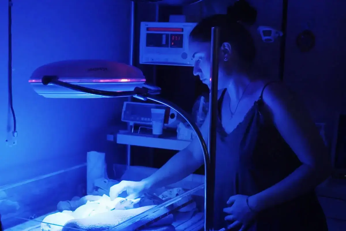 Schwangere Frauen und Neugeborene leiden am stärksten unter den Folgen der Angriffe auf kritische Infrastruktur in der Ukraine